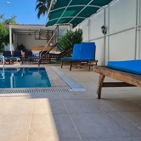 Kara Family Aparthotel 4*