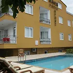 Aparthotel Kara Family 4*